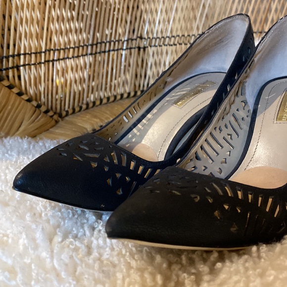 BCBG black peekaboo heels - Picture 4 of 10